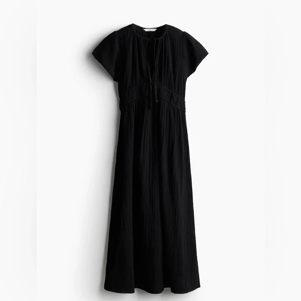 H&M Black V-neck Maxi Dress with Flutter Sleeves - Picture 2 of 7